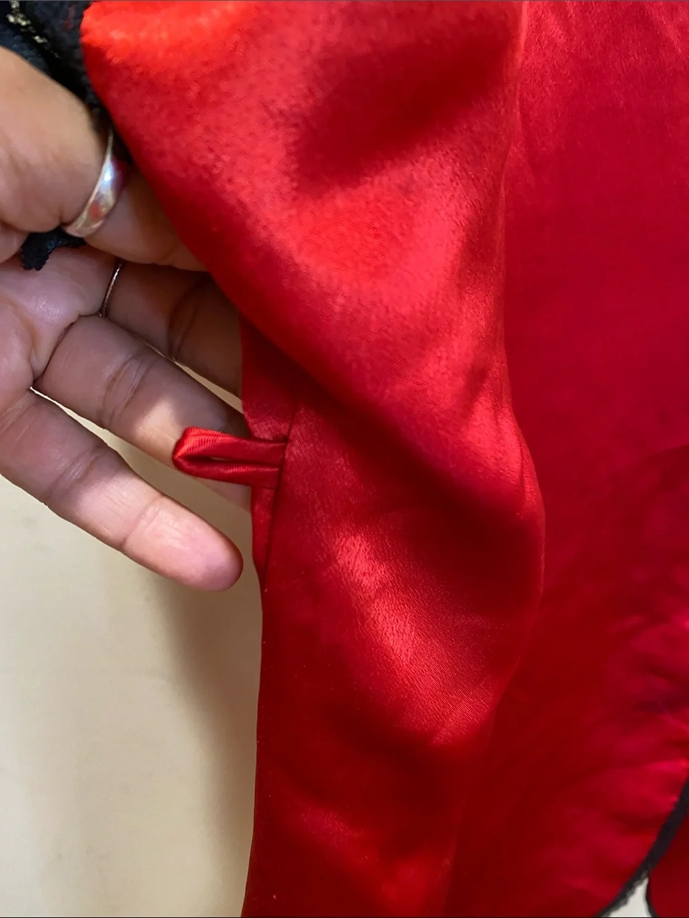 Val Mode Lingenie Red Satin Kimono Robe with Black Lace Trim Sz L